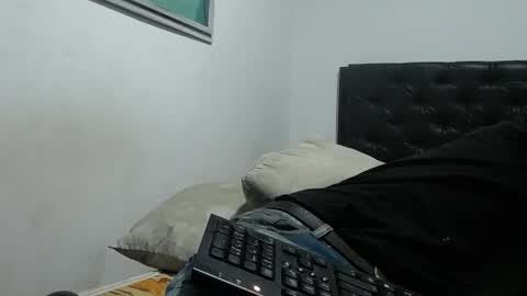 Snapshot of santiagoxxxtreme_ chatting on 7, 10, 2025 Santiago    online show from 7, 10, 2025