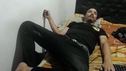 Snapshot of santiagoxxxtreme_ chatting on 26, 10, 2025 Santiago    online show from 26, 10, 2025