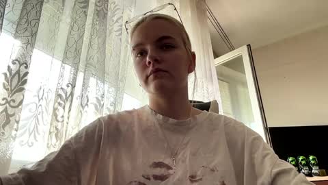 Snapshot of santinalabonne chatting on 30, 5, 2026 Rina online show from 30, 5, 2026