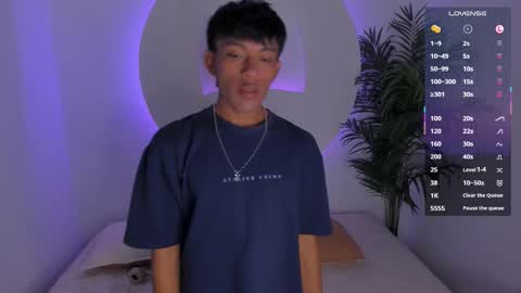 Snapshot of santti_ chatting on 10, 10, 2025 Santii online show from 10, 10, 2025