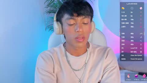 Snapshot of santti_ chatting on 23, 10, 2025 Santii online show from 23, 10, 2025