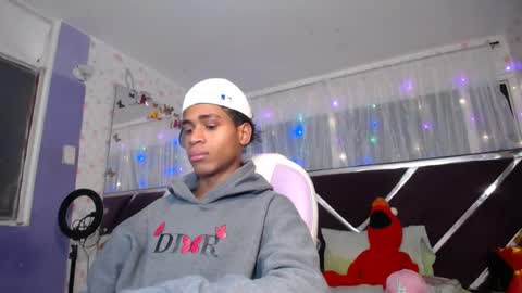 Snapshot of santy_bigcock_01 chatting on 7, 7, 2026 santy online show from 7, 7, 2026
