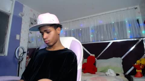 Snapshot of santy_bigcock_01 chatting on 9, 7, 2026 santy online show from 9, 7, 2026
