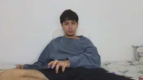 Snapshot of santybig18 chatting on 5, 1, 2025 santybig18 online show from 5, 1, 2025