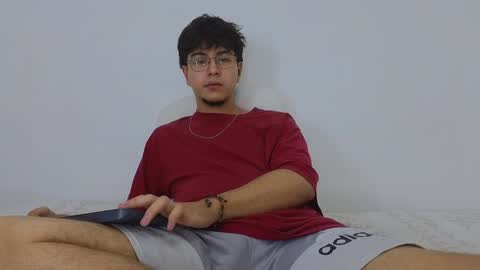 Snapshot of santybig18 chatting on 4, 2, 2025 santybig18 online show from 4, 2, 2025