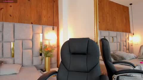 Snapshot of saori_newman chatting on 16, 9, 2025 Saori  online show from 16, 9, 2025