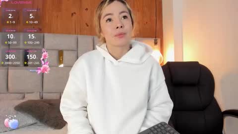 Snapshot of saori_newman chatting on 19, 9, 2025 Saori  online show from 19, 9, 2025
