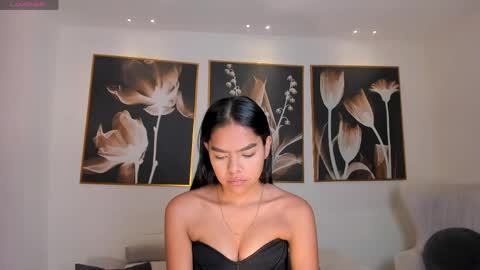 Snapshot of saphirajames chatting on 6, 6, 2026 Saphira James online show from 6, 6, 2026