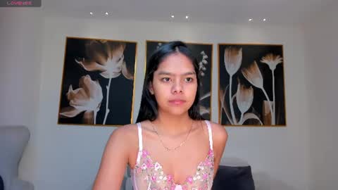 Snapshot of saphirajames chatting on 13, 6, 2026 Saphira James online show from 13, 6, 2026