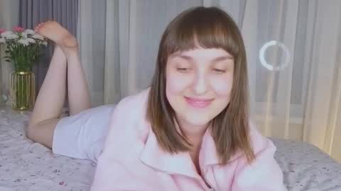 Snapshot of saphirree chatting on 24, 10, 2025 Anny online show from 24, 10, 2025