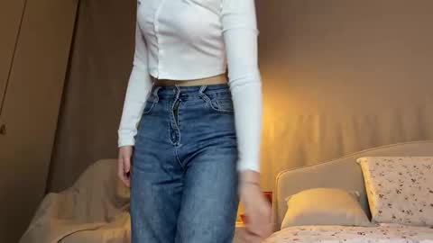 Snapshot of saphirree chatting on 3, 11, 2025 Anny online show from 3, 11, 2025