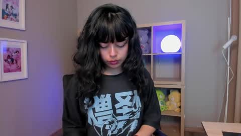 saphyralux online show from 6, 5, 2026