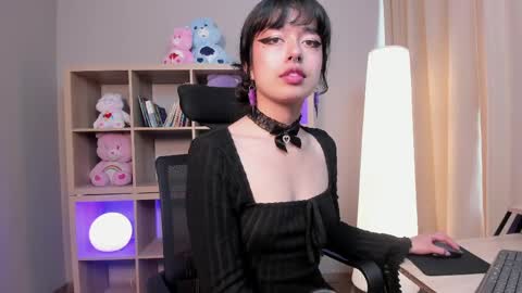 Snapshot of saphyralux chatting on 6, 6, 2026 saphyralux online show from 6, 6, 2026
