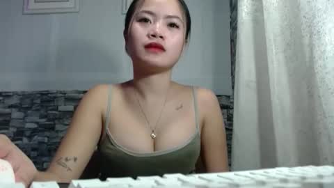 sapphire_amora online show from 5, 12, 2025