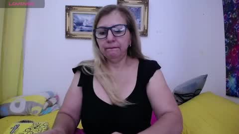 Snapshot of sara211 chatting on 1, 5, 2026 sara online show from 1, 5, 2026