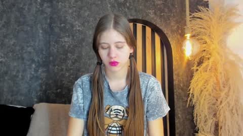 sara__jones_ online show from 14, 1, 2025