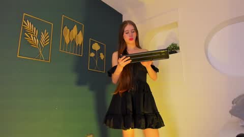 sara__jones_ online show from 22, 1, 2025