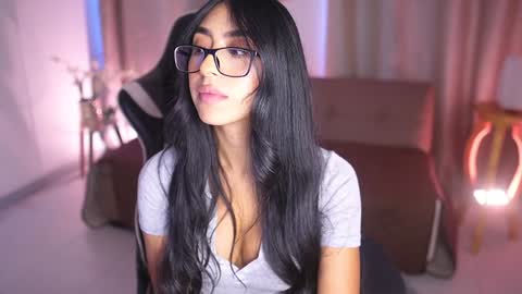Snapshot of sara_albrecht chatting on 1, 2, 2025 Sara online show from 1, 2, 2025