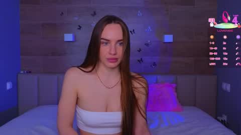 Snapshot of sara_crosss chatting on 17, 4, 2026 Sara online show from 17, 4, 2026