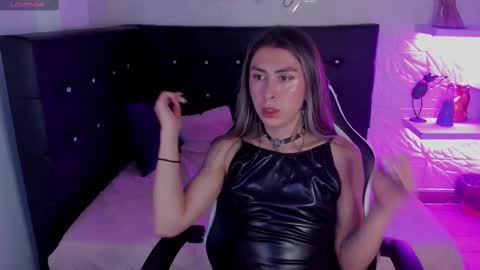Sara Davina online show from 4, 1, 2025
