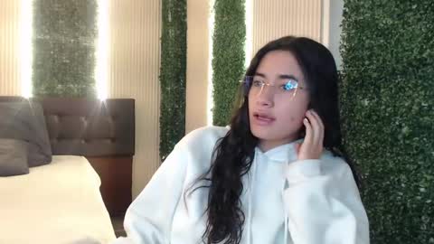 Sara online show from 23, 4, 2026