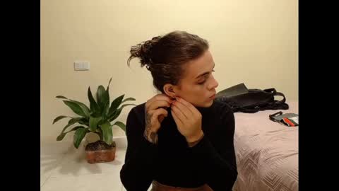 Snapshot of sara_johnson__ chatting on 28, 2, 2025 sara_johnson__ online show from 28, 2, 2025