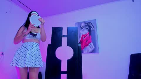 Snapshot of sara_leenn chatting on 25, 10, 2025       online show from 25, 10, 2025