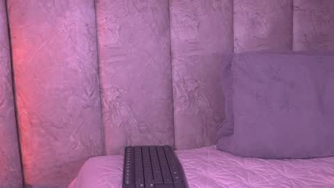 sara_lopee1 online show from 11, 5, 2026