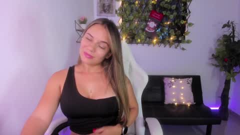 Snapshot of sara_lopez_28 chatting on 21, 12, 2024 Sara online show from 21, 12, 2024