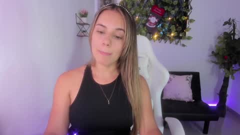 Snapshot of sara_lopez_28 chatting on 22, 12, 2024 Sara online show from 22, 12, 2024