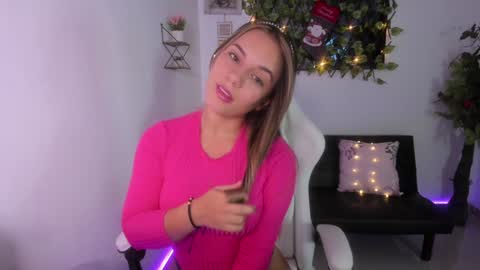 Snapshot of sara_lopez_28 chatting on 23, 12, 2024 Sara online show from 23, 12, 2024