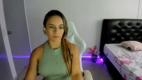 Snapshot of sara_lopez_28 chatting on 4, 3, 2025 Sara online show from 4, 3, 2025