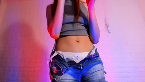 Sara Love online show from 5, 6, 2026