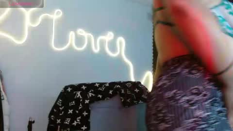 Snapshot of sara_morales17 chatting on 22, 10, 2025 sara online show from 22, 10, 2025