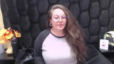 sara_thonson_ online show from 30, 1, 2025