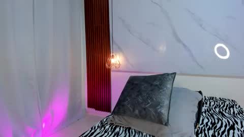 Snapshot of sara_zc chatting on 2, 12, 2025 sara_zc online show from 2, 12, 2025