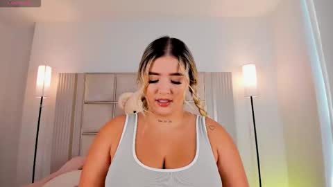Snapshot of saraa_milleer chatting on 30, 3, 2026 Sara Miller online show from 30, 3, 2026