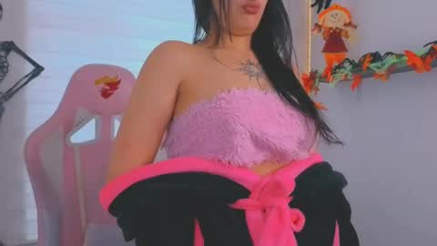 Sarah Ramirez online show from 27, 10, 2025