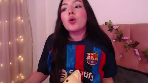 Snapshot of saraa_swett chatting on 17, 1, 2025 online show from 17, 1, 2025