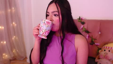 Snapshot of saraa_swett chatting on 31, 1, 2025 online show from 31, 1, 2025