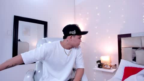 Sara And Stiven online show from 7, 3, 2025