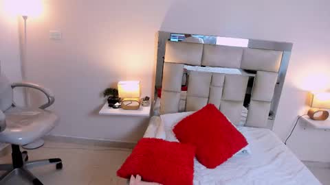 Sara And Stiven online show from 8, 3, 2025