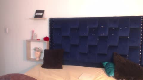 SARAHGIL online show from 23, 2, 2025