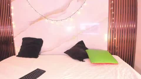 Snapshot of saraapril_1 chatting on 12, 7, 2026 SARAHGIL online show from 12, 7, 2026