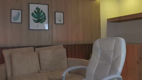 Sara Belmont online show from 9, 10, 2025