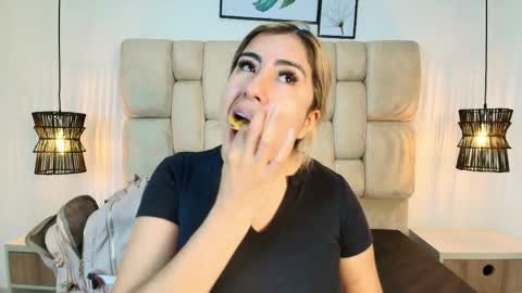 sarablonde_t online show from 7, 6, 2026