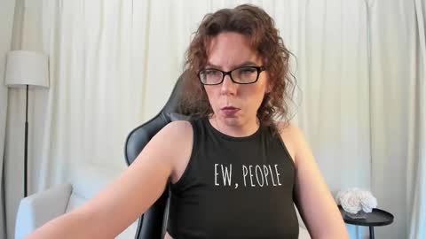 Snapshot of saradesirexo chatting on 4, 3, 2026 Sara Desire online show from 4, 3, 2026