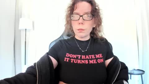 Snapshot of saradesirexo chatting on 31, 3, 2026 Sara Desire online show from 31, 3, 2026