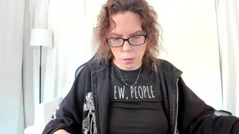 Snapshot of saradesirexo chatting on 1, 4, 2026 Sara Desire online show from 1, 4, 2026