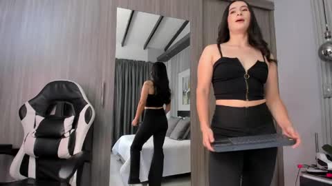  Sara Gomez  online show from 22, 5, 2026